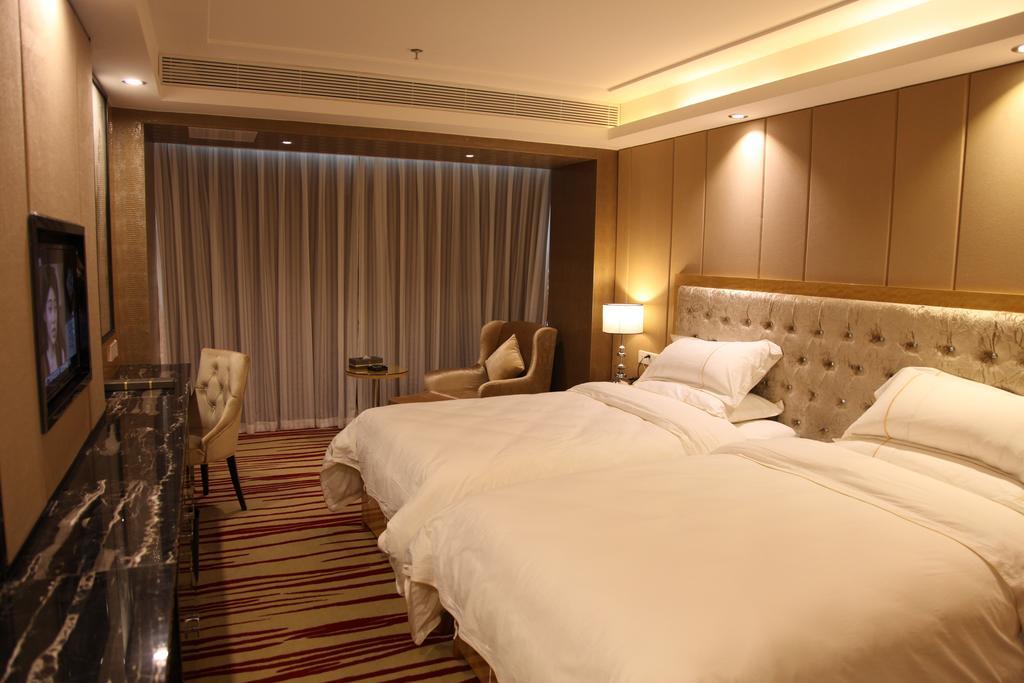 Guangzhou Guo Mao Hotel Hotel 4*