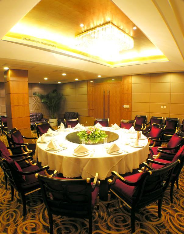 Liuhua Hotel 4*