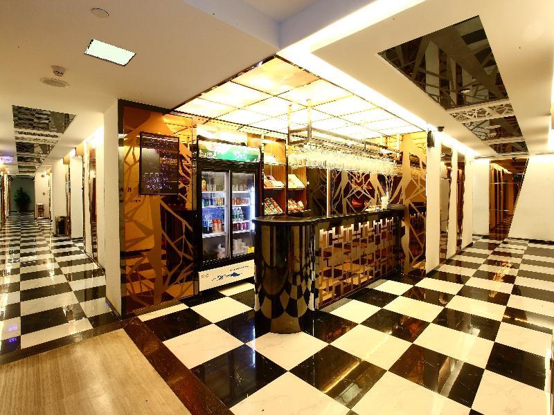 Vienna Classic Zhongshan Ave Tangxia Branch Hotel
