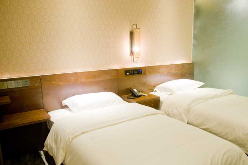 Sentosa Hotel 3*