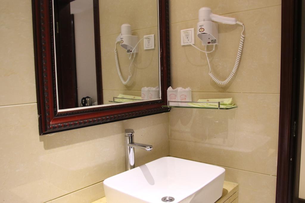 Hotel Hui Yuan 3*