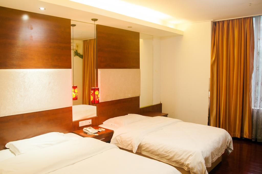 Hotel Sentosa 3*