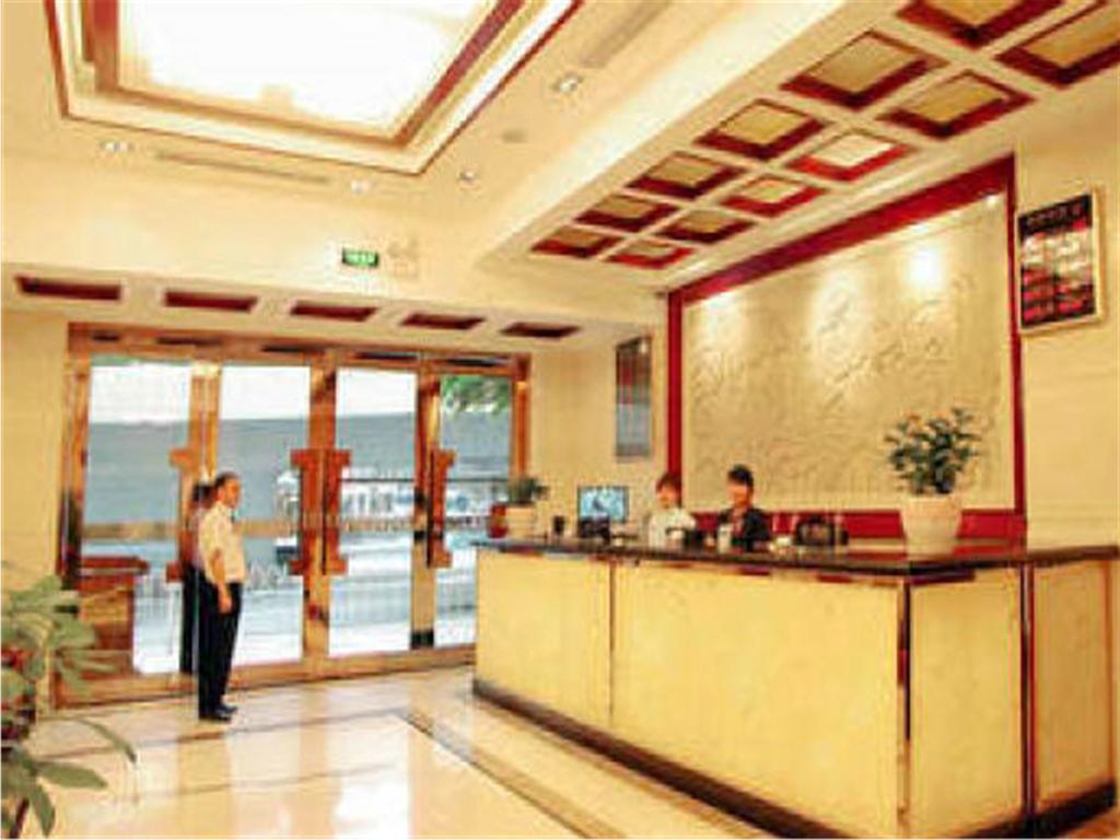 Hotel Lucky 3*
