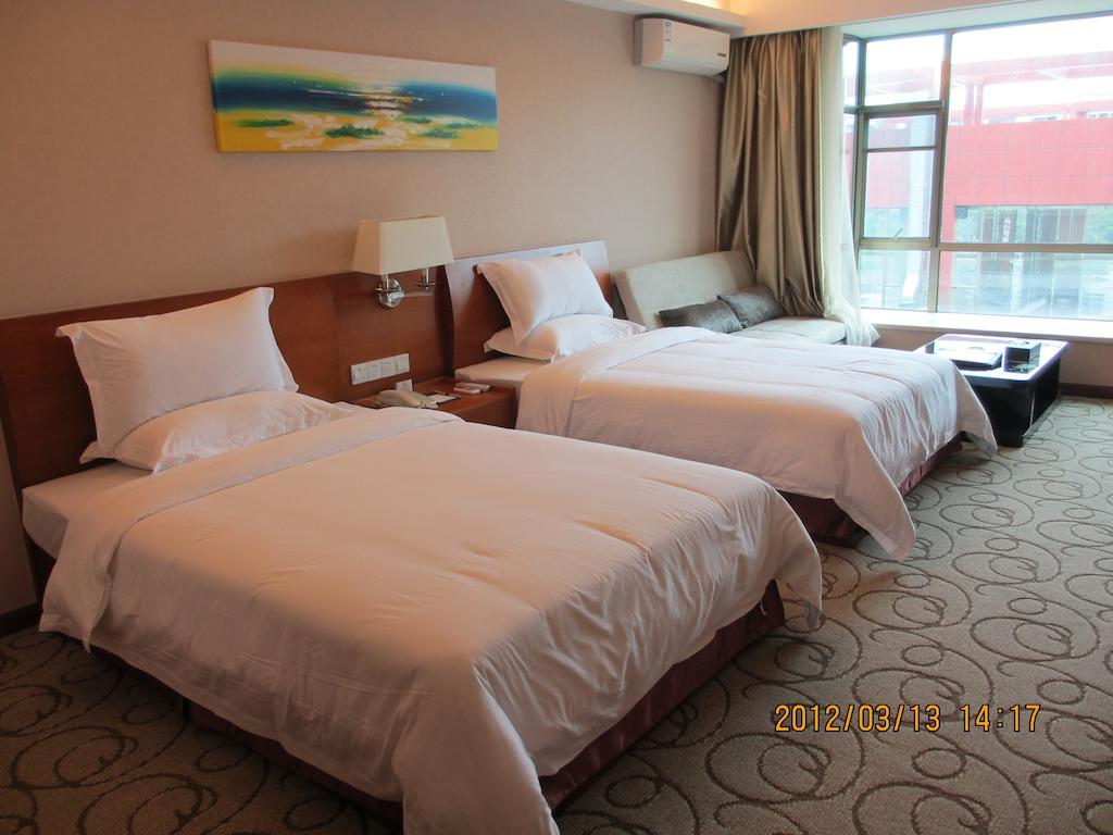 Hotel Holiday Villa 4*