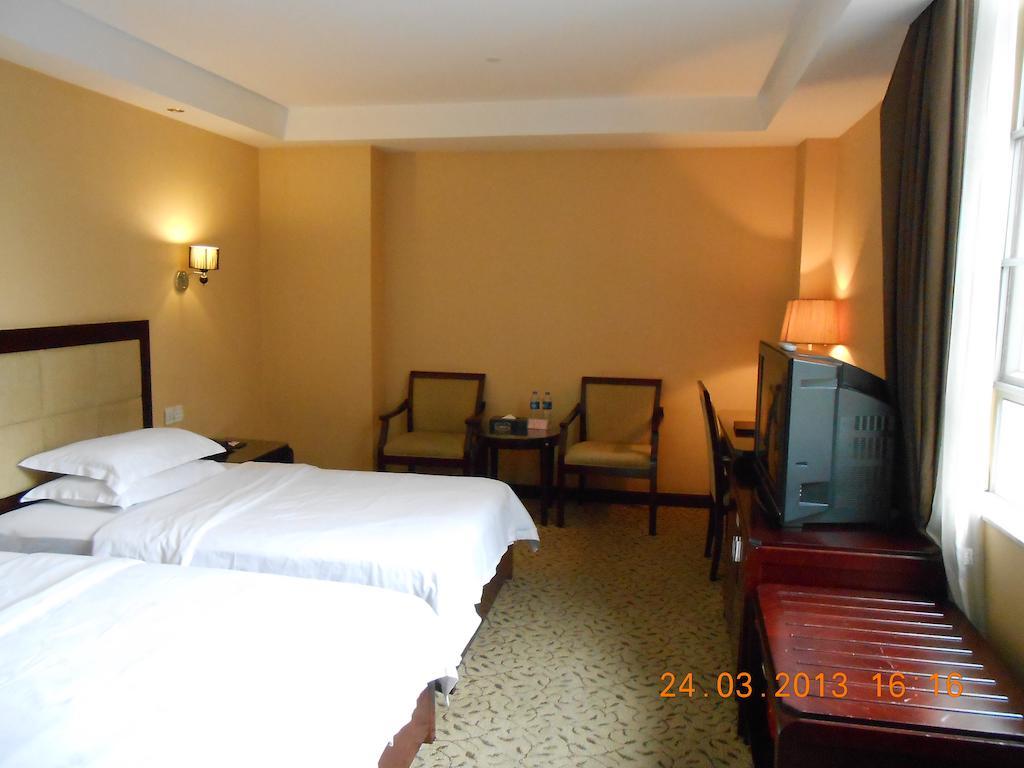 Hotel Dongyi Business