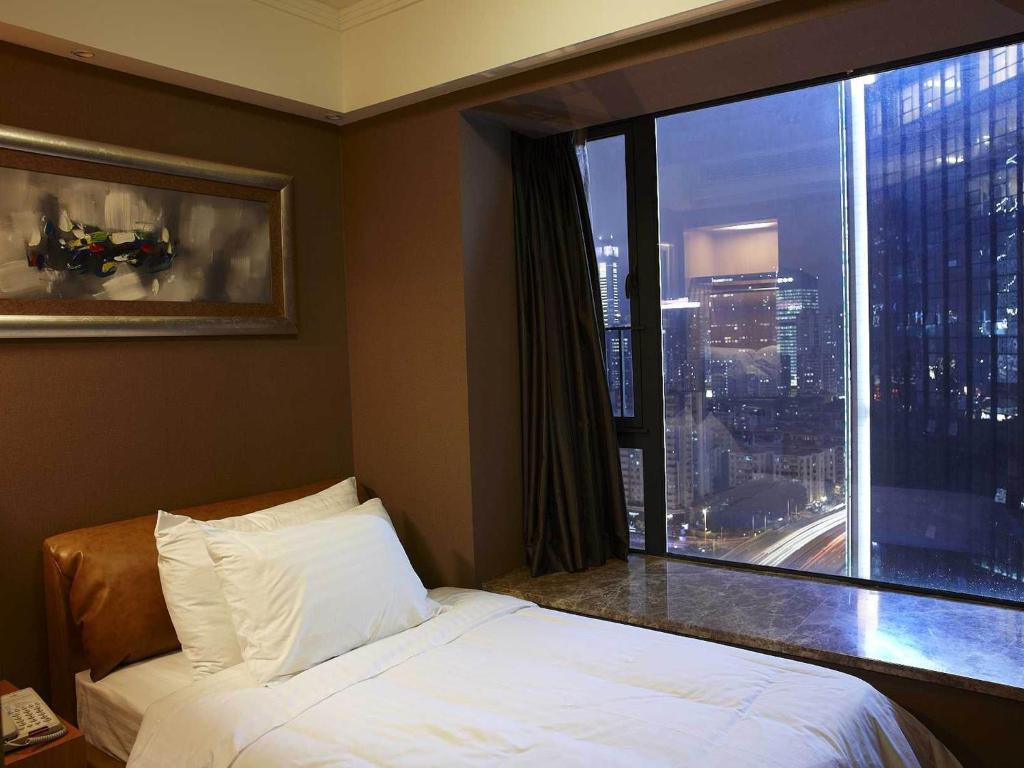 Dan Executive Zhujiang New Town-freeshuttle Bus To Cantonfair Duringcanton Fair Period