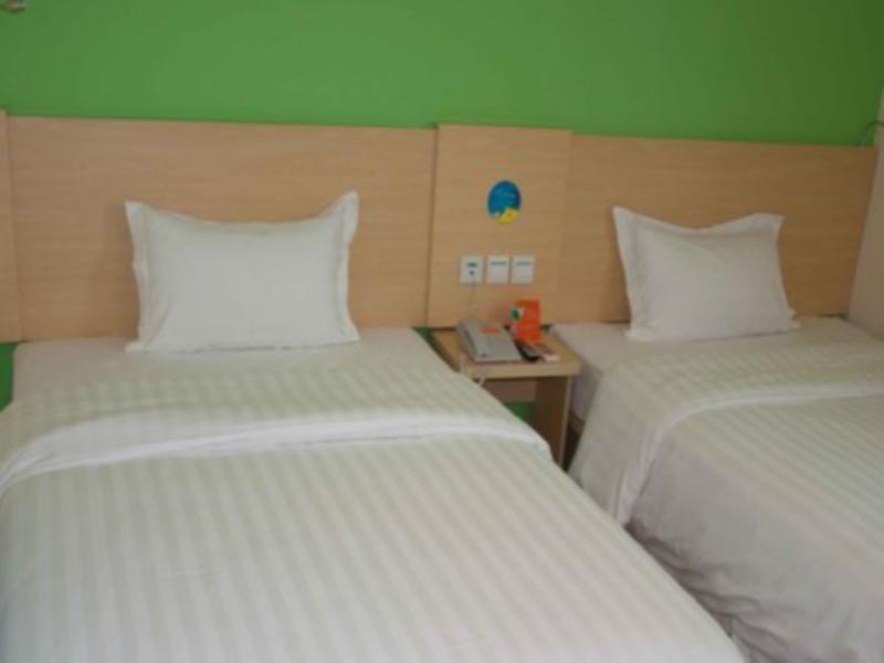 Hotel 7days Huangpu Development District 2*