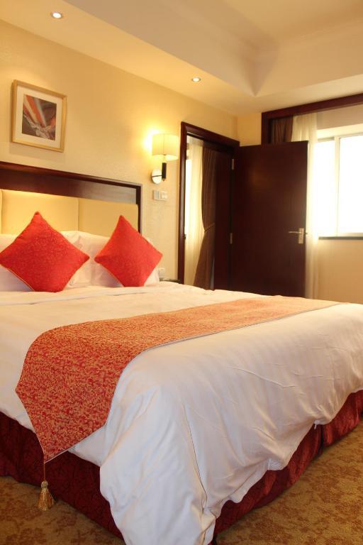 Riverside - 4*