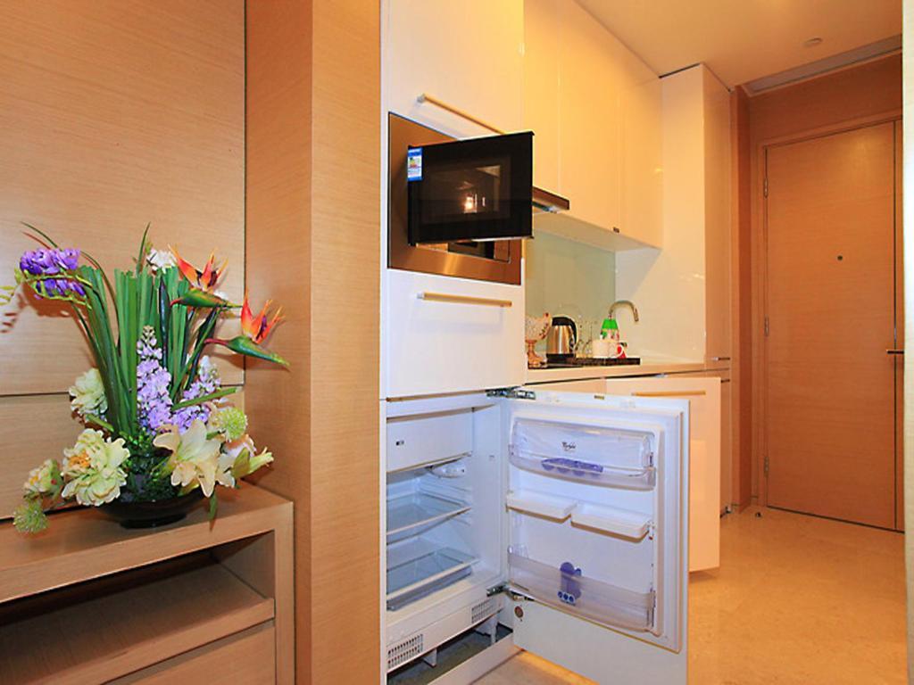 Heefun Gz -poly World Trading Center-walking Distance To Fair Guangzhou