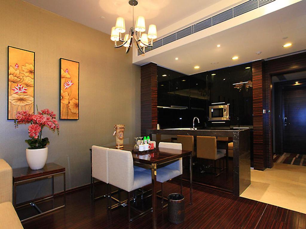 Heefun Gz -poly World Trading Center-walking Distance To Fair Guangzhou