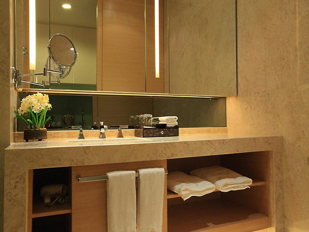 Apartment Heefun Gz -poly World Trading Center-walking Distance To Fair