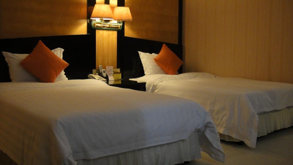 Hotel Guang Dong 2*