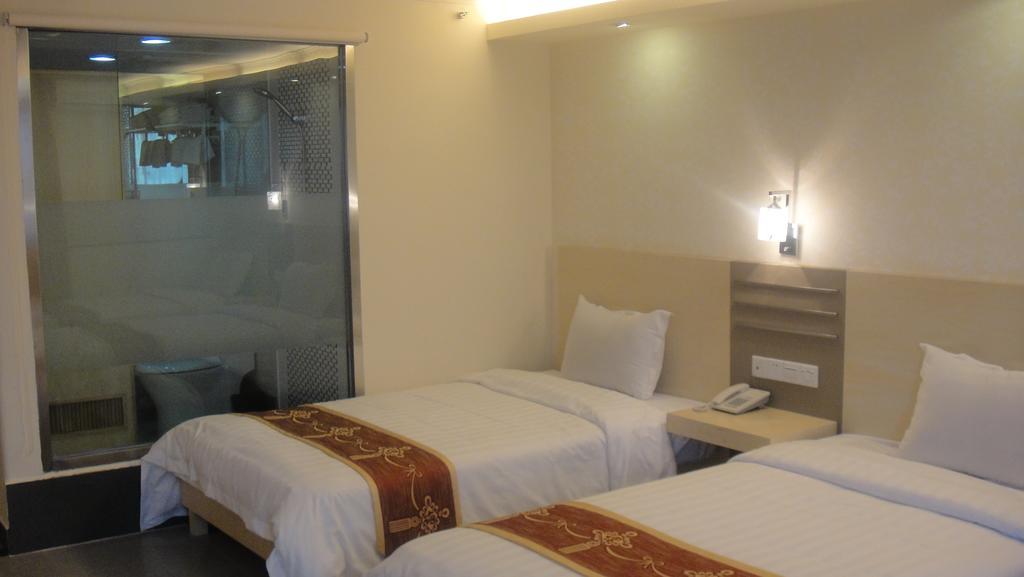 Hotel Guang Dong 2*