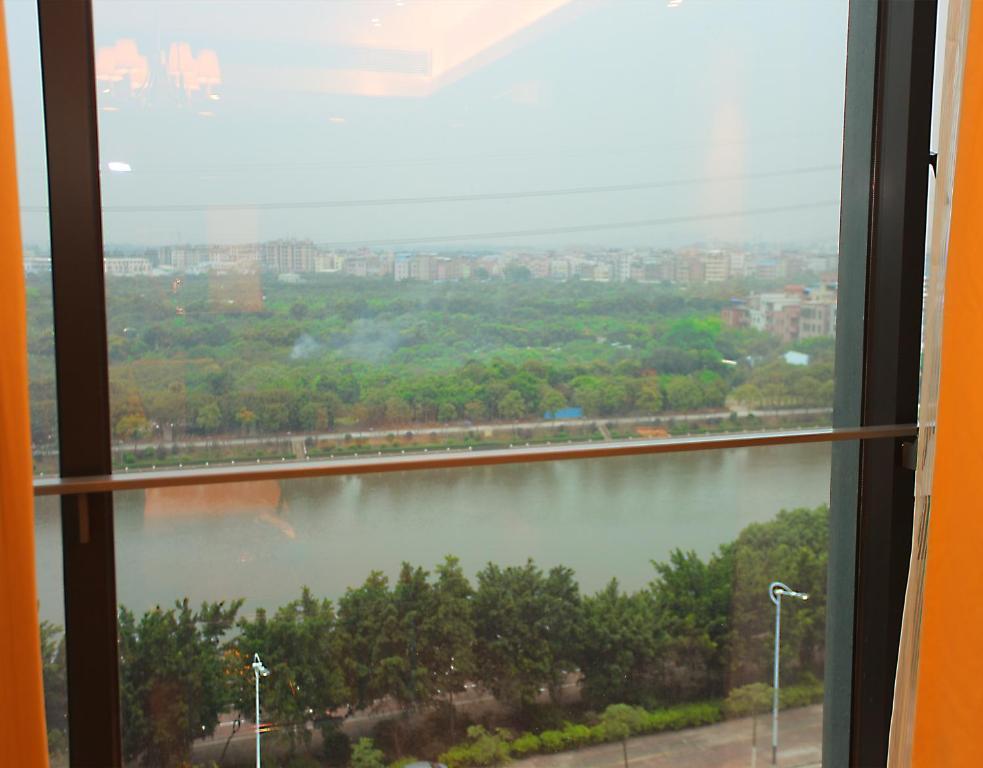 Heefun Gz -poly World Trading Center-walking Distance To Fair Pangsapuri Guangzhou