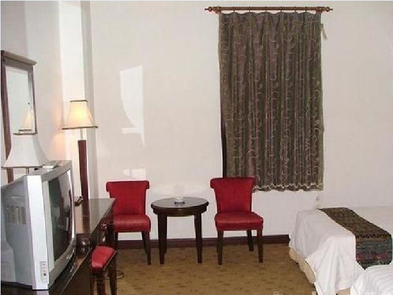 Hotel Aiqun - Fair Free Shuttle Bus During Fair Period 3*