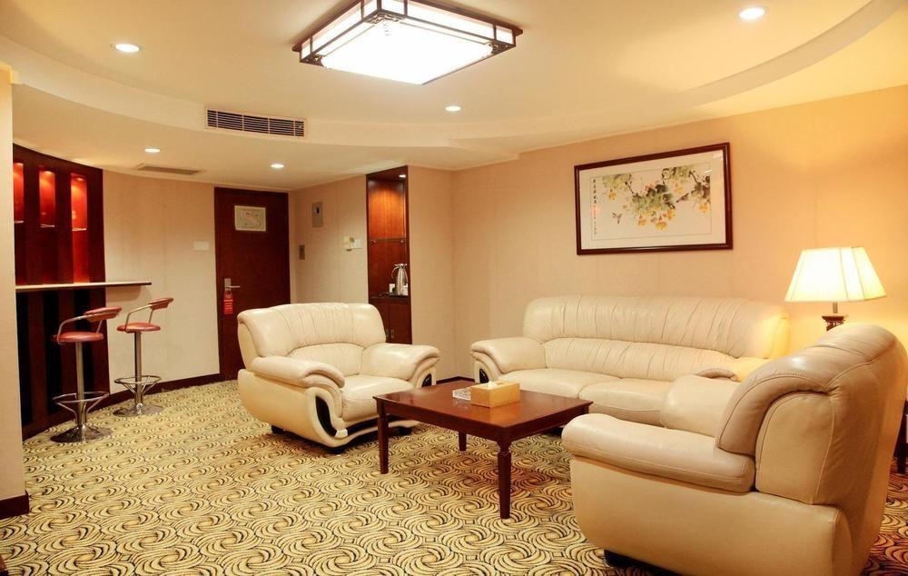 Hotel Jinying 3*