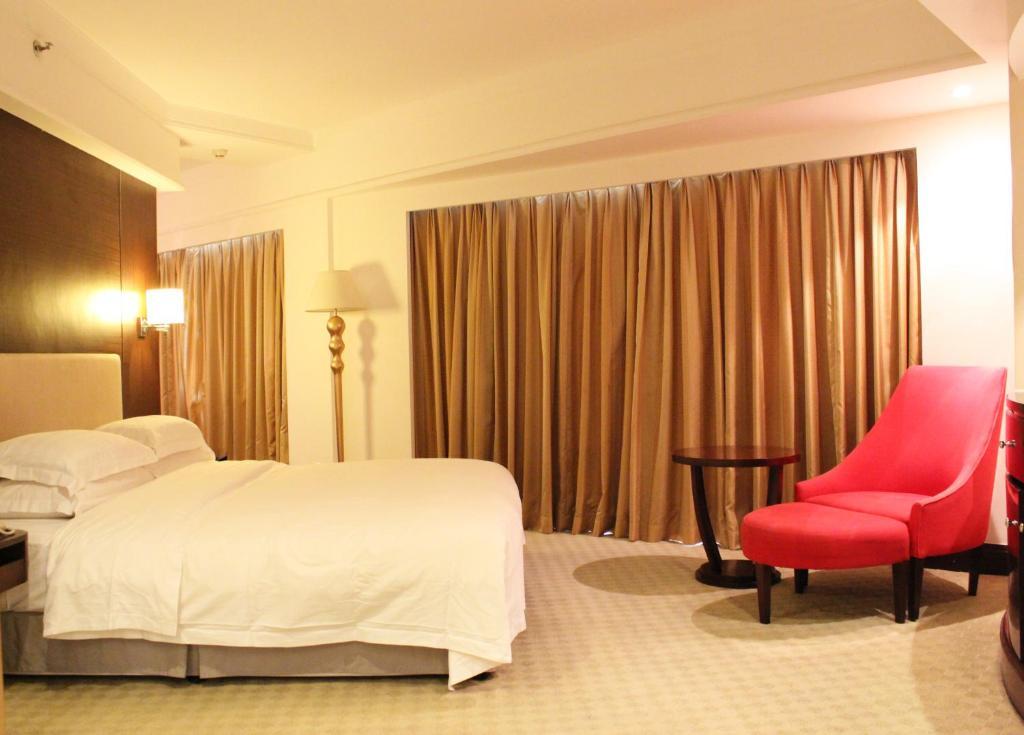 Royal 4*