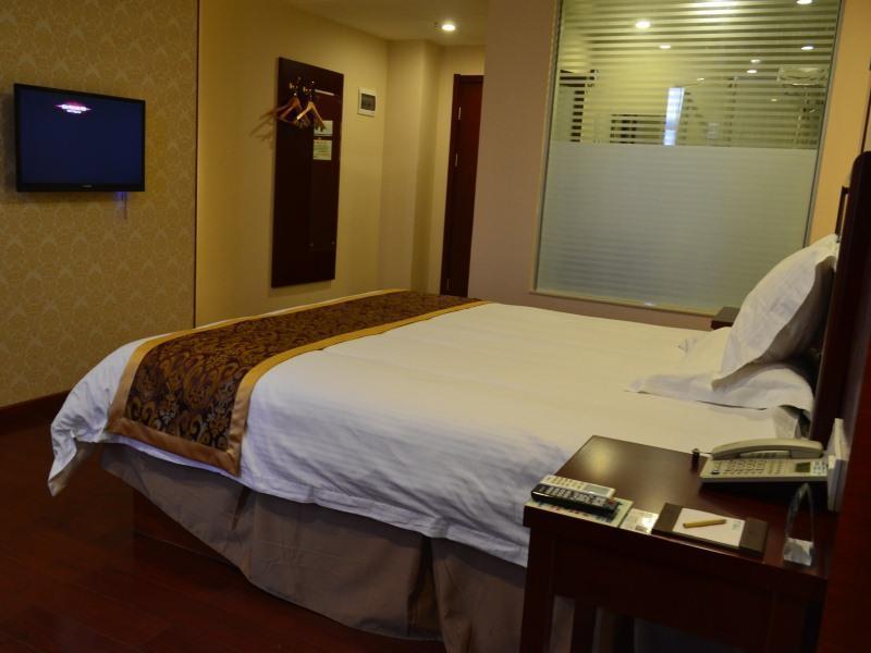 Hotel Greentree Luochongwei Bus Passenger Terminal Business 3*