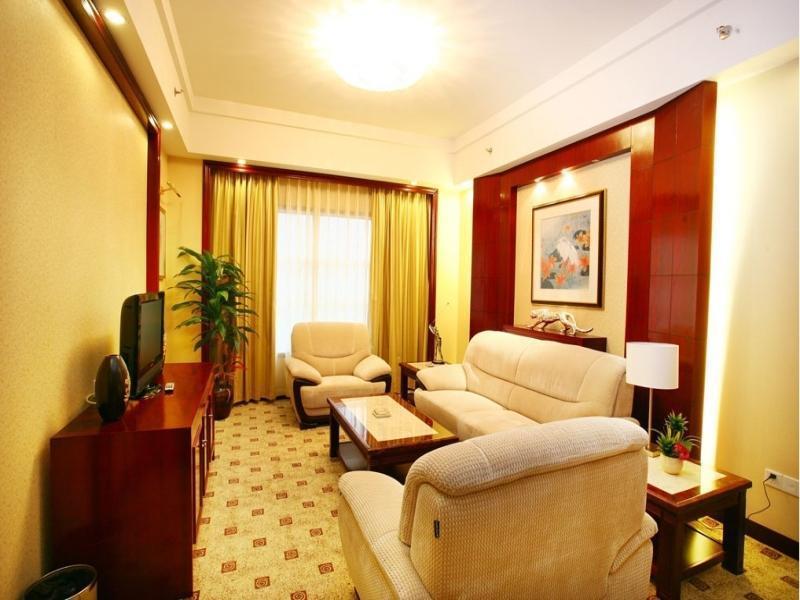 Hotel Junyue 3*