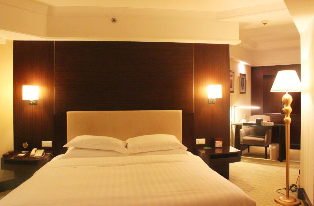 Royal Hotel