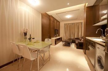 Yicheng Central Plaza Hotel 3*