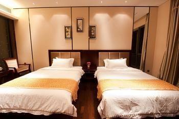 Yicheng Central Plaza 3*