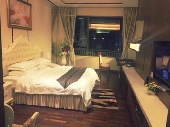 Yicheng Central Plaza Hotel 3*