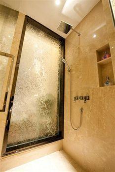 Yicheng Central Plaza 3*