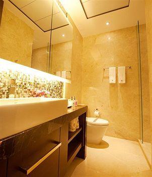 Yicheng Central Plaza Hotel