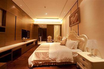 Yicheng Central Plaza 3*