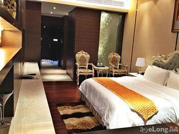 Yicheng Central Plaza Hotel