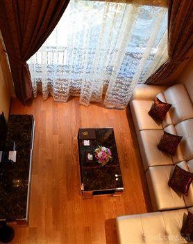 Yicheng Central Plaza Hotel 3*
