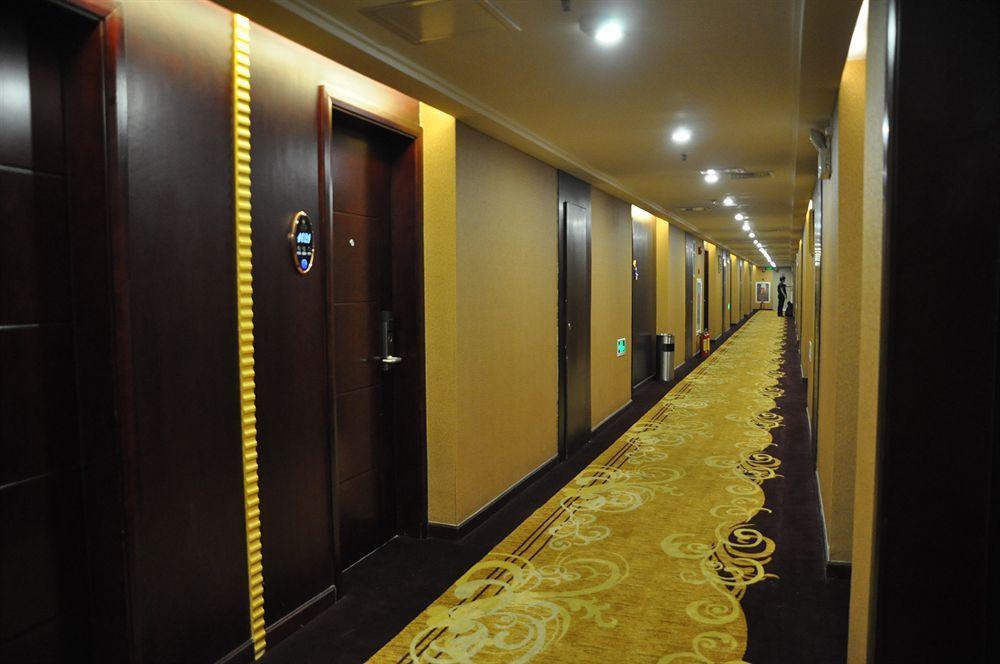 Galaxy Hotel 3*