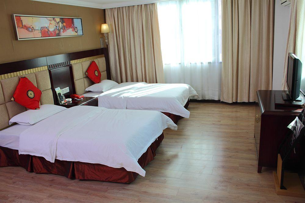 Join Shipai Qiao Metro Branch Hotel 4*