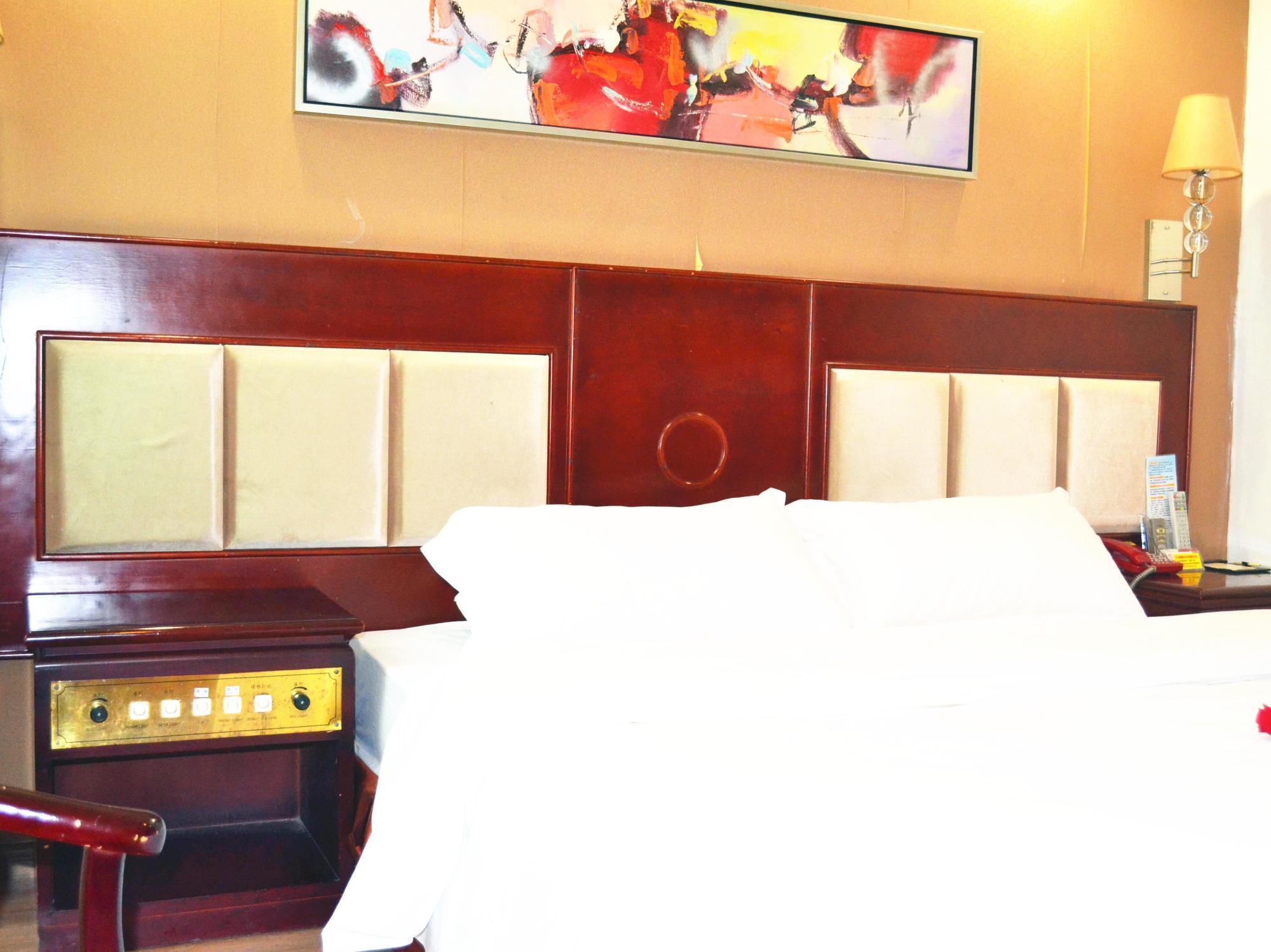 Join Shipai Qiao Metro Branch Hotel