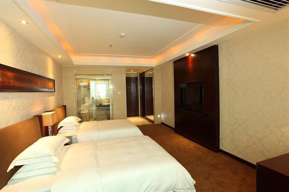 Vienna Classic Zhongshan Ave Tangxia Branch Hotel 3*