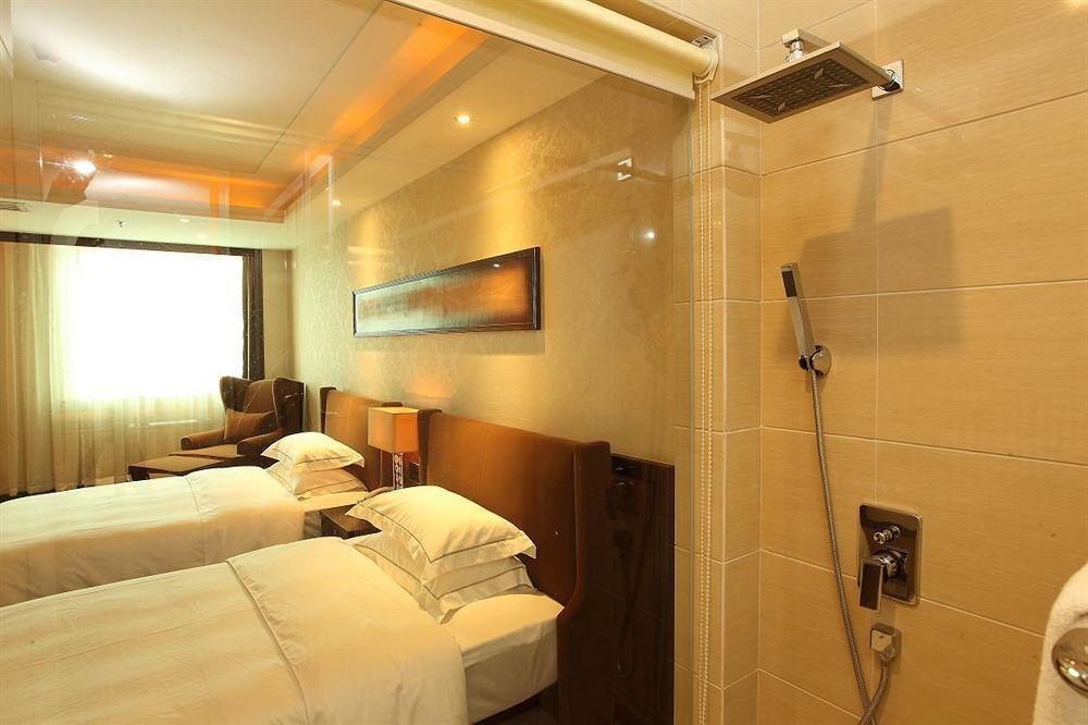 Vienna Classic Zhongshan Ave Tangxia Branch Hotel 3*