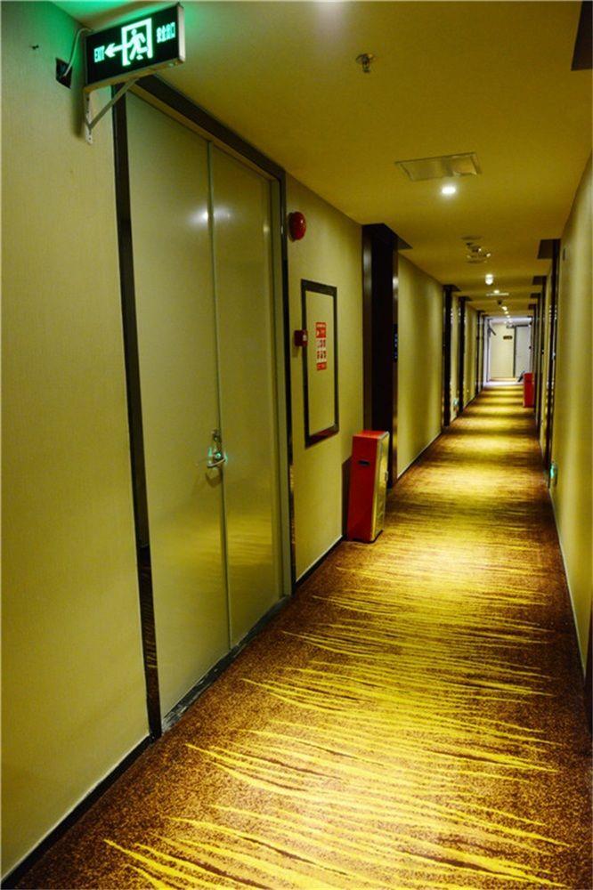 Xinghe - Railway Station Branch Hotel