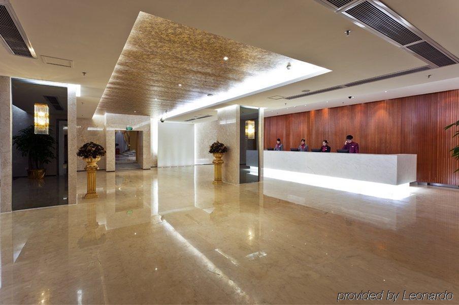 Orange Select Huanshi East Road Hotel