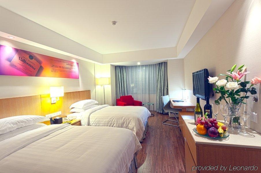 Orange Select Huanshi East Road Hotel