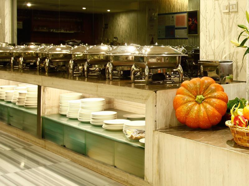 Orange Select Huanshi East Road Hotel