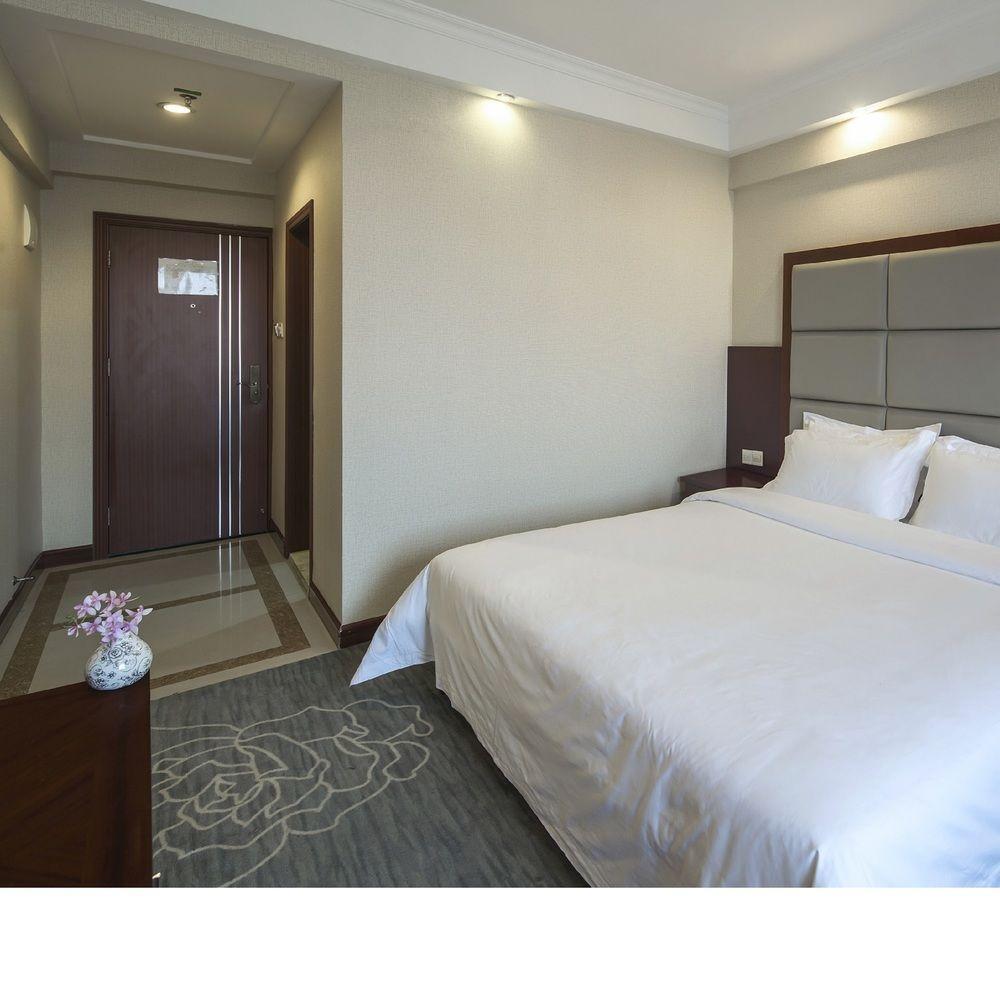 Paco Jiangtai Metro Station Branch 4*