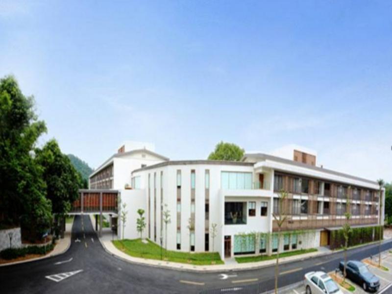 Baiyun Lakeside 4*