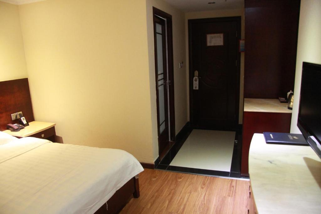 Hotel Lu Jiang Tian Yue Hotel 2*