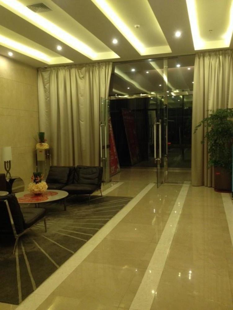Yichao Hotel