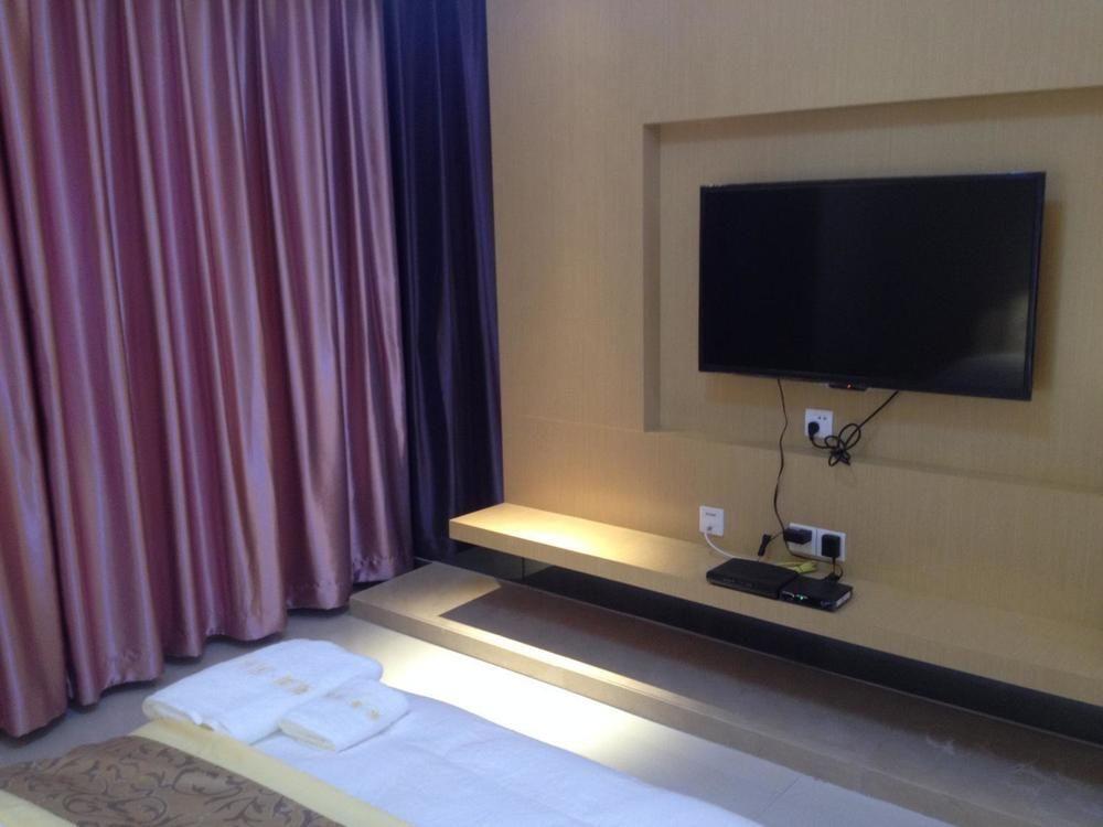 Yichao Hotel