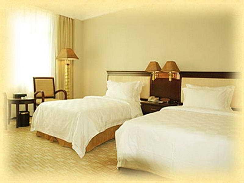 Yutong Hotel 4*