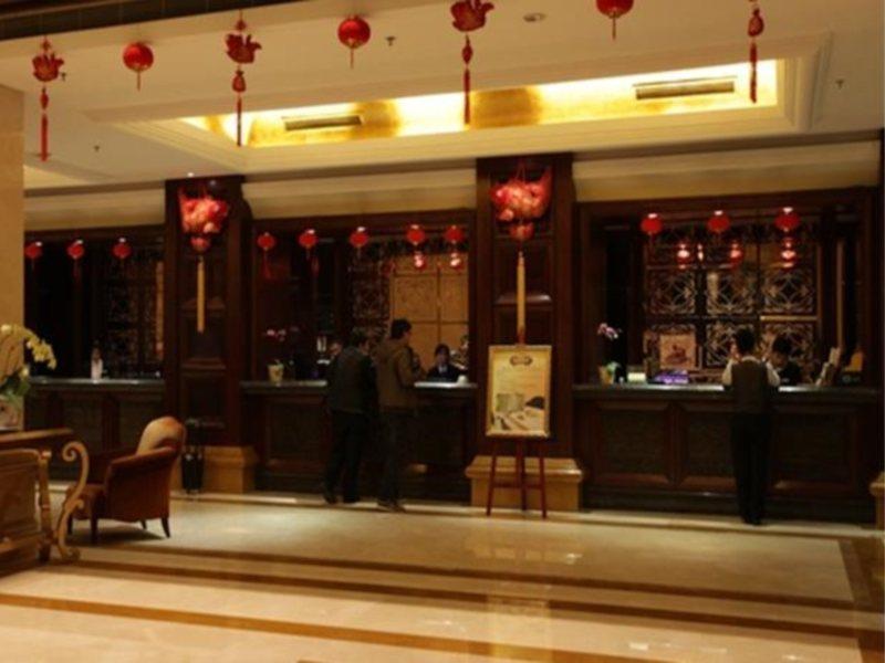 Hotel Grand Royal