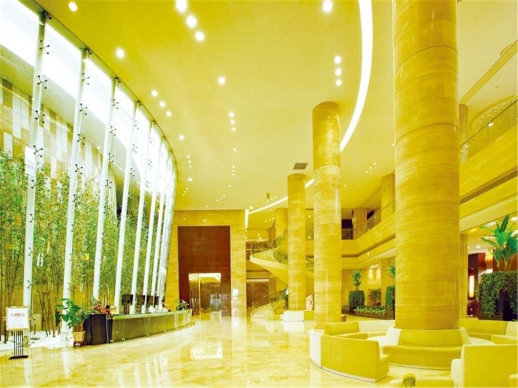 Hotel Baiyun International Convention Center 5*