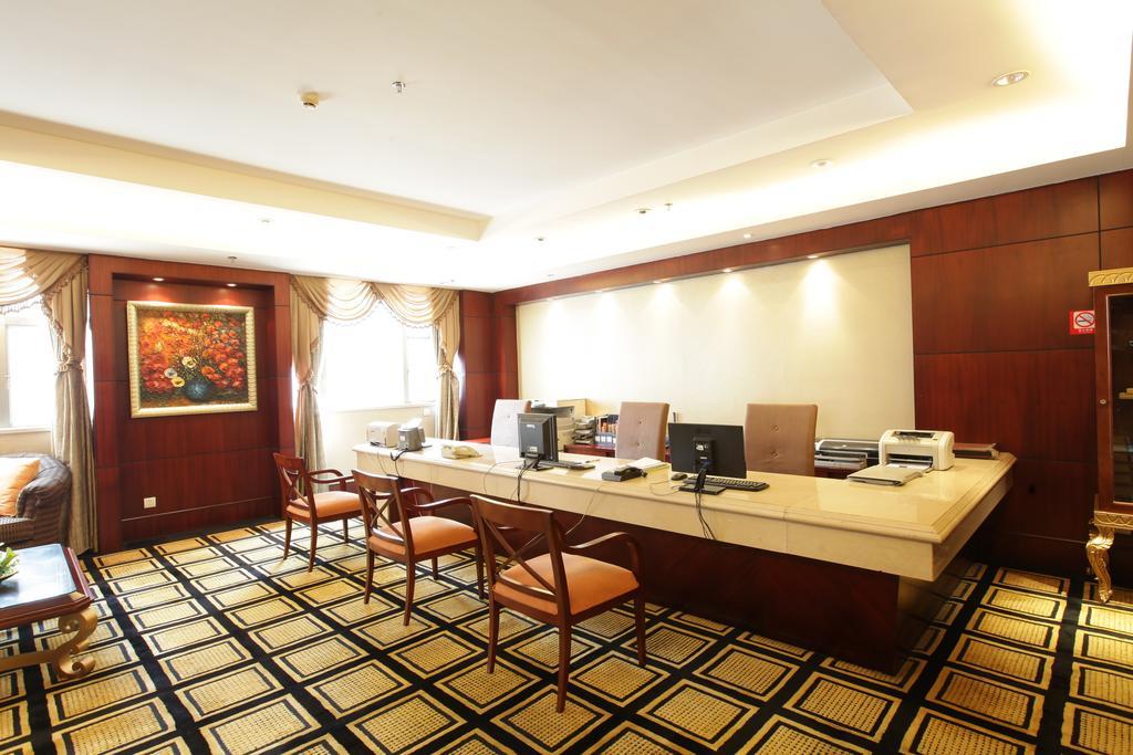 Hotel Grand Royal